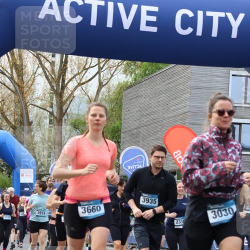 07.04.2024 - 43. Internationalen Wilhelmsburger Insellauf Strokosch-Dieckow http://msf.ph/oto/6052787 07.04.2024 10:42:06 Ziel 2055, 2118, 2255, 2324, 2405, 2445, 2476, 2540, 2541, 2543, 2544, 2554, 2728, 2848, 2870, 2875, 2910, 2998, 3032, 3086, 3113, 3225, 3347, 3348, 3363, 3365, 3415, 3780, 3803, 3824, 3881, 3882, 3946, 3952, 4250, 4289, 4307, 4342, 4363 meine-sportfotos.de