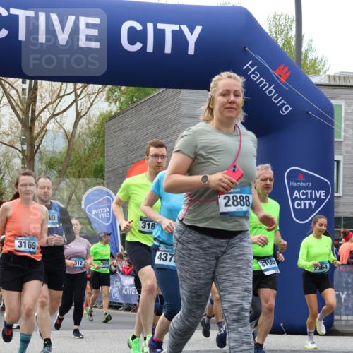 07.04.2024 - 43. Internationalen Wilhelmsburger Insellauf Strokosch-Dieckow http://msf.ph/oto/6052806 07.04.2024 10:41:30 Ziel 2135, 2225, 2265, 2274, 2277, 2361, 2415, 2420, 2427, 2576, 2614, 2615, 2616, 2617, 2740, 2794, 2796, 3162, 3163, 3179, 3186, 3187, 3252, 3334, 3475, 3510, 3515, 3528, 3542, 3591, 3601, 3604, 3739, 3761, 3797, 3798, 3916, 3987, 3988, 4161, 4249, 4335, 4354 meine-sportfotos.de