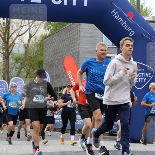 07.04.2024 - 43. Internationalen Wilhelmsburger Insellauf Strokosch-Dieckow http://msf.ph/oto/6052823 07.04.2024 10:41:16 Ziel 2157, 2366, 2373, 2485, 2536, 2537, 2888, 2945, 2969, 2970, 2985, 3065, 3106, 3134, 3137, 3138, 3142, 3160, 3169, 3297, 3298, 3389, 3500, 3574, 3614, 3738, 3851, 3852, 3867, 3871, 3899, 3900, 3904, 3906, 3980, 4163, 4227, 4241, 4329, 4351, 4352, 4372 meine-sportfotos.de