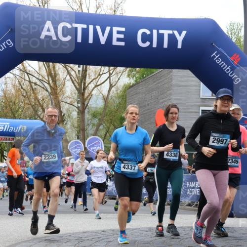 07.04.2024 - 43. Internationalen Wilhelmsburger Insellauf Strokosch-Dieckow http://msf.ph/oto/6052826 07.04.2024 10:41:13 Ziel 2157, 2294, 2366, 2373, 2485, 2945, 2969, 2970, 2985, 3065, 3106, 3137, 3138, 3142, 3257, 3258, 3259, 3297, 3298, 3308, 3389, 3538, 3570, 3574, 3696, 3851, 3856, 3867, 3871, 3899, 3906, 3980, 4163, 4227, 4253, 4265, 4266, 4329, 4351, 4352 meine-sportfotos.de