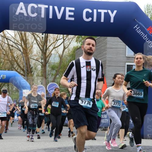 07.04.2024 - 43. Internationalen Wilhelmsburger Insellauf Strokosch-Dieckow http://msf.ph/oto/6052844 07.04.2024 10:41:03 Ziel 2178, 2239, 2317, 2318, 2319, 2336, 2345, 2358, 2472, 2843, 2873, 2894, 2997, 3018, 3269, 3306, 3307, 3311, 3314, 3323, 3349, 3373, 3448, 3486, 3543, 3605, 3606, 3786, 3825, 3828, 3837, 3872, 4007, 4093, 4094, 4160, 4191, 4264, 4268, 4337, 4338, 4405, 4408 meine-sportfotos.de