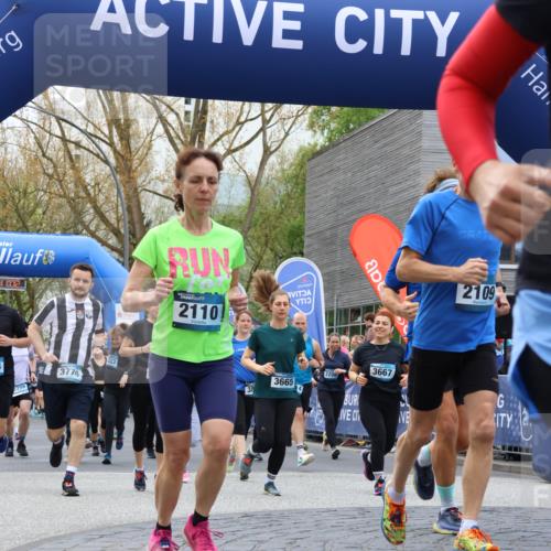 07.04.2024 - 43. Internationalen Wilhelmsburger Insellauf Strokosch-Dieckow http://msf.ph/oto/6052846 07.04.2024 10:41:01 Ziel 2178, 2208, 2209, 2239, 2279, 2317, 2336, 2345, 2358, 2472, 2492, 2668, 2843, 2873, 2894, 2997, 3018, 3141, 3269, 3310, 3311, 3314, 3349, 3373, 3448, 3486, 3514, 3543, 3605, 3606, 3666, 3872, 4007, 4093, 4094, 4160, 4191, 4264, 4268, 4337, 4338, 4405 meine-sportfotos.de