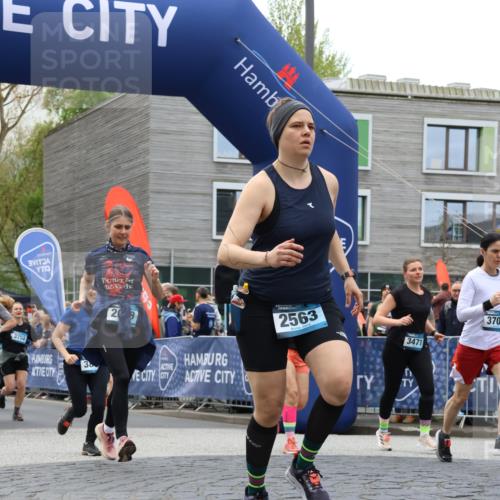 07.04.2024 - 43. Internationalen Wilhelmsburger Insellauf Strokosch-Dieckow http://msf.ph/oto/6052851 07.04.2024 10:40:56 Ziel 2109, 2110, 2208, 2209, 2279, 2336, 2358, 2452, 2492, 2668, 3139, 3141, 3168, 3310, 3311, 3314, 3349, 3376, 3406, 3448, 3486, 3506, 3514, 3543, 3573, 3605, 3606, 3665, 3666, 3667, 3734, 3744, 3773, 3774, 3804, 3830, 3954, 4093, 4094, 4178, 4180, 4333, 4379, 4400, 4403 meine-sportfotos.de