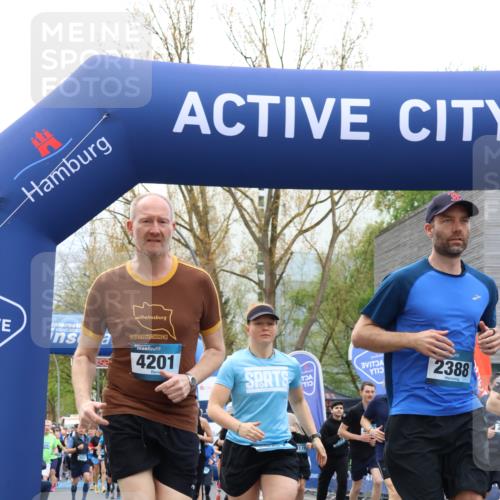 07.04.2024 - 43. Internationalen Wilhelmsburger Insellauf Strokosch-Dieckow http://msf.ph/oto/6052859 07.04.2024 10:40:51 Ziel 2018, 2109, 2110, 2452, 2563, 3049, 3081, 3139, 3168, 3376, 3406, 3432, 3453, 3471, 3506, 3573, 3665, 3667, 3704, 3734, 3744, 3752, 3771, 3773, 3774, 3804, 3830, 3890, 3954, 4133, 4175, 4178, 4180, 4202, 4203, 4229, 4304, 4333, 4347, 4379, 4400, 4403 meine-sportfotos.de
