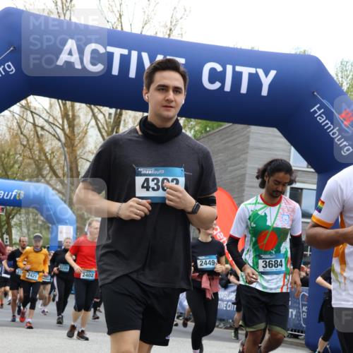 07.04.2024 - 43. Internationalen Wilhelmsburger Insellauf Strokosch-Dieckow http://msf.ph/oto/6052868 07.04.2024 10:40:34 Ziel 2015, 2136, 2142, 2147, 2148, 2152, 2194, 2410, 2460, 2478, 2511, 2525, 2635, 2694, 2754, 2775, 2867, 2984, 3126, 3155, 3201, 3214, 3302, 3397, 3398, 3400, 3413, 3422, 3488, 3547, 3717, 3745, 3810, 3984, 4005, 4124, 4125, 4127, 4128, 4131, 4134, 4406 meine-sportfotos.de
