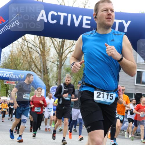 07.04.2024 - 43. Internationalen Wilhelmsburger Insellauf Strokosch-Dieckow http://msf.ph/oto/6052873 07.04.2024 10:40:29 Ziel 2015, 2140, 2142, 2148, 2152, 2194, 2402, 2421, 2449, 2478, 2525, 2679, 2694, 2775, 2846, 2867, 2995, 3155, 3199, 3201, 3220, 3222, 3248, 3255, 3302, 3345, 3398, 3400, 3547, 3684, 3745, 3748, 3805, 4127, 4128, 4134, 4136, 4300, 4302, 4331 meine-sportfotos.de