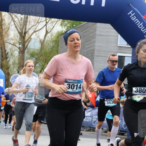 07.04.2024 - 43. Internationalen Wilhelmsburger Insellauf Strokosch-Dieckow http://msf.ph/oto/6052927 07.04.2024 10:40:25 Ziel 2015, 2115, 2140, 2152, 2402, 2421, 2449, 2497, 2525, 2679, 2698, 2739, 2846, 2867, 2912, 2995, 3155, 3199, 3220, 3222, 3239, 3248, 3255, 3345, 3442, 3669, 3684, 3730, 3748, 3805, 3933, 3955, 3982, 3983, 3986, 3990, 4136, 4185, 4209, 4300, 4302, 4331, 4358, 4398, 4437 meine-sportfotos.de