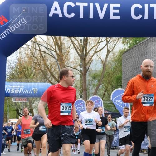 07.04.2024 - 43. Internationalen Wilhelmsburger Insellauf Strokosch-Dieckow http://msf.ph/oto/6052999 07.04.2024 10:40:21 Ziel 2080, 2115, 2211, 2215, 2402, 2497, 2504, 2656, 2679, 2698, 2739, 2912, 2995, 3014, 3239, 3285, 3366, 3368, 3429, 3442, 3530, 3669, 3684, 3730, 3748, 3800, 3930, 3933, 3955, 3970, 3979, 3982, 3983, 3986, 3990, 4136, 4185, 4209, 4232, 4302, 4331, 4358, 4398, 4437 meine-sportfotos.de
