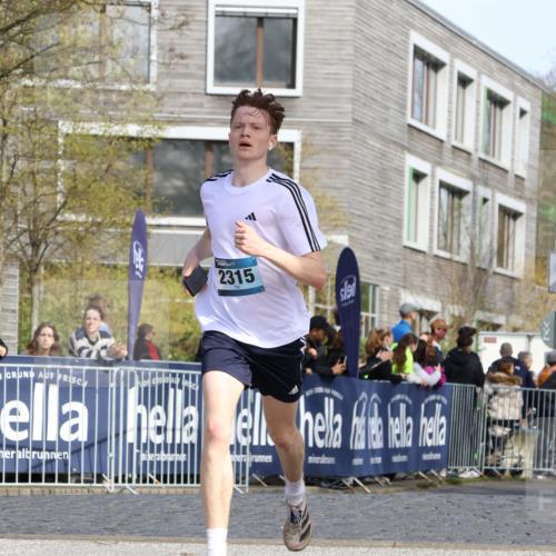 07.04.2024 - 43. Internationalen Wilhelmsburger Insellauf Strokosch-Dieckow http://msf.ph/oto/6061759 07.04.2024 11:21:59 Ziel 2315, 2513, 3394, 3791, 3944, 4091 meine-sportfotos.de
