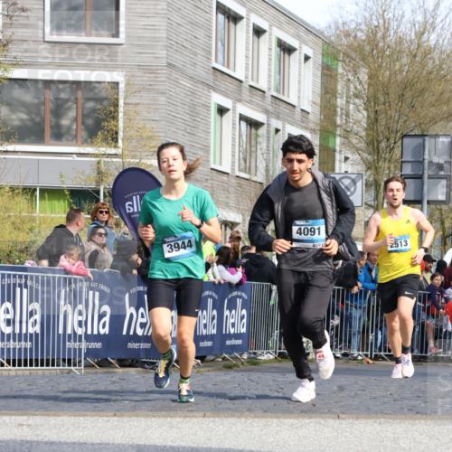 07.04.2024 - 43. Internationalen Wilhelmsburger Insellauf Strokosch-Dieckow http://msf.ph/oto/6061797 07.04.2024 11:21:53 Ziel 2315, 2437, 2513, 3791, 3944, 4091 meine-sportfotos.de