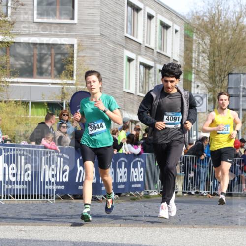 07.04.2024 - 43. Internationalen Wilhelmsburger Insellauf Strokosch-Dieckow http://msf.ph/oto/6061801 07.04.2024 11:21:53 Ziel 2315, 2437, 2513, 3791, 3944, 4091 meine-sportfotos.de