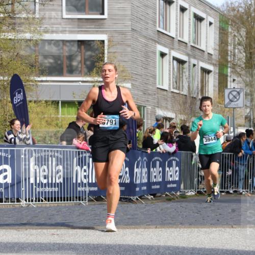 07.04.2024 - 43. Internationalen Wilhelmsburger Insellauf Strokosch-Dieckow http://msf.ph/oto/6061822 07.04.2024 11:21:51 Ziel 2315, 2437, 2513, 3367, 3791, 3944, 4091 meine-sportfotos.de