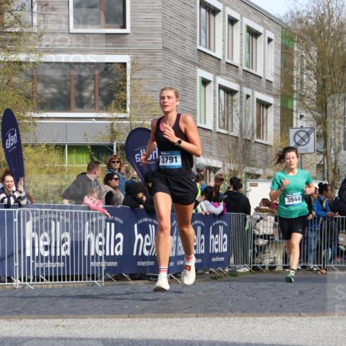 07.04.2024 - 43. Internationalen Wilhelmsburger Insellauf Strokosch-Dieckow http://msf.ph/oto/6061830 07.04.2024 11:21:51 Ziel 2315, 2437, 2513, 3367, 3791, 3944, 4091 meine-sportfotos.de