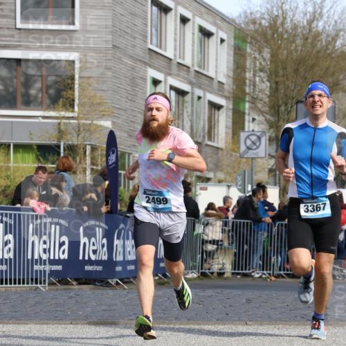 07.04.2024 - 43. Internationalen Wilhelmsburger Insellauf Strokosch-Dieckow http://msf.ph/oto/6061868 07.04.2024 11:21:39 Ziel 2437, 2499, 3367, 3858, 4414 meine-sportfotos.de