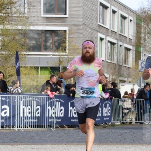 07.04.2024 - 43. Internationalen Wilhelmsburger Insellauf Strokosch-Dieckow http://msf.ph/oto/6061875 07.04.2024 11:21:40 Ziel 2437, 2499, 3367, 3858, 4414 meine-sportfotos.de