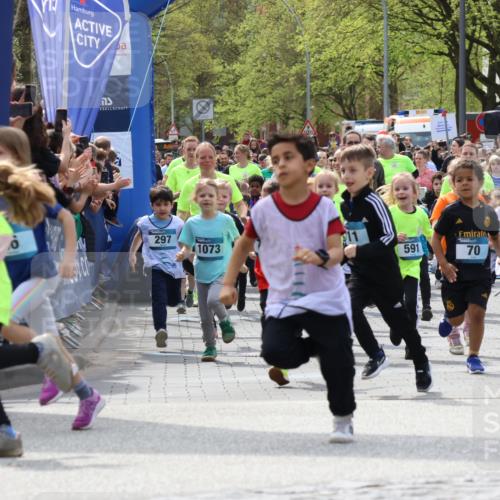 07.04.2024 - 43. Internationalen Wilhelmsburger Insellauf Strokosch-Dieckow http://msf.ph/oto/6064757 07.04.2024 13:04:40 Ziel 3108, 15, 32, 37, 39, 53, 68, 92, 108, 229, 297, 304, 327, 330, 338, 339, 340, 343, 365, 367, 375, 390, 399, 409, 410, 411, 412, 414, 433, 445, 447, 588, 602, 605, 628, 651, 712, 713, 716, 717, 720, 721, 723, 724, 725, 727, 728, 729, 730, 744, 745, 746, 747, 748, 749, 750, 752, 753, 754, 913, 918, 922, 926, 1075, 1076, 1086, 1114, 1115, 1125, 1128 meine-sportfotos.de