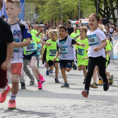 07.04.2024 - 43. Internationalen Wilhelmsburger Insellauf Strokosch-Dieckow http://msf.ph/oto/6064760 07.04.2024 13:04:36 Ziel 2, 15, 30, 32, 37, 39, 66, 68, 70, 71, 81, 92, 99, 228, 229, 289, 290, 294, 297, 304, 305, 327, 329, 330, 365, 367, 399, 410, 411, 414, 433, 440, 442, 588, 589, 590, 591, 592, 593, 594, 595, 596, 597, 598, 599, 600, 605, 628, 706, 711, 713, 727, 732, 736, 738, 746, 747, 748, 1064, 1073, 1075, 1109, 1125, 1128, 1130 meine-sportfotos.de