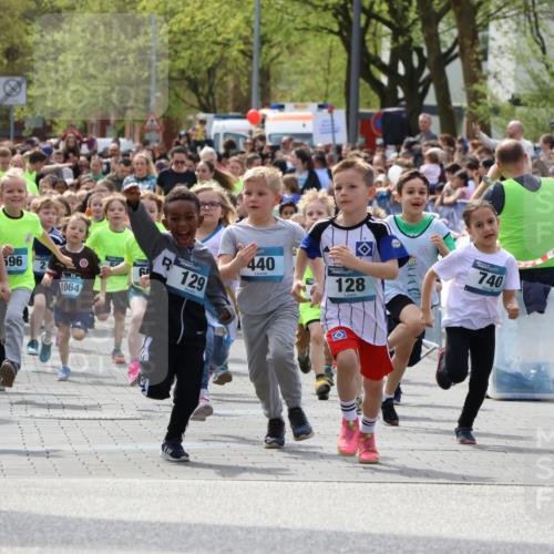 07.04.2024 - 43. Internationalen Wilhelmsburger Insellauf Strokosch-Dieckow http://msf.ph/oto/6064767 07.04.2024 13:04:34 Ziel 2, 15, 30, 32, 37, 39, 66, 68, 70, 71, 81, 92, 99, 128, 129, 228, 289, 290, 294, 297, 304, 305, 327, 329, 330, 410, 414, 433, 440, 442, 589, 590, 591, 592, 593, 594, 595, 596, 597, 598, 599, 600, 706, 711, 713, 732, 736, 738, 740, 746, 747, 748, 1064, 1073, 1075, 1109, 1130 meine-sportfotos.de