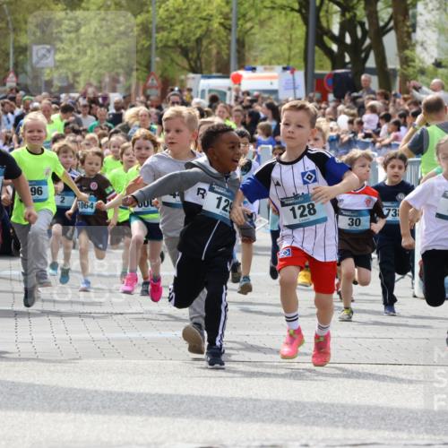 07.04.2024 - 43. Internationalen Wilhelmsburger Insellauf Strokosch-Dieckow http://msf.ph/oto/6064771 07.04.2024 13:04:35 Ziel 2, 15, 30, 32, 37, 39, 66, 68, 70, 71, 81, 92, 99, 128, 129, 228, 289, 290, 294, 297, 304, 305, 327, 329, 330, 399, 410, 411, 414, 433, 440, 442, 588, 589, 590, 591, 592, 593, 594, 595, 596, 597, 598, 599, 600, 706, 711, 713, 732, 736, 738, 740, 746, 747, 748, 1064, 1073, 1075, 1109, 1125, 1130 meine-sportfotos.de
