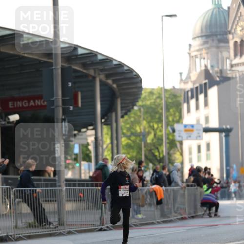 27.04.2024 - Das Zehntel Fuchs,  Jonas http://msf.ph/oto/6100338 27.04.2024 08:47:14 Ziel 1472, 1484, 3178, 3828 meine-sportfotos.de