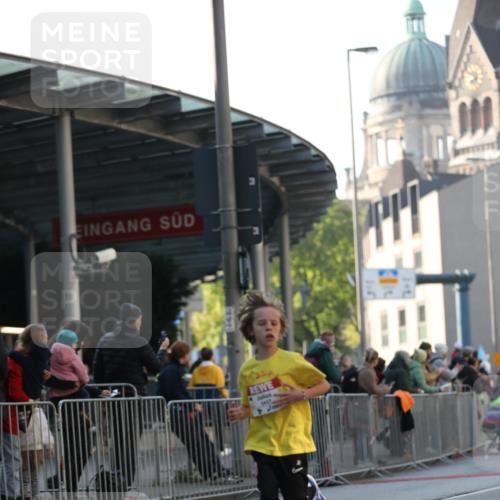 27.04.2024 - Das Zehntel Fuchs,  Jonas http://msf.ph/oto/6100573 27.04.2024 08:48:07 Ziel 1645, 1712, 2181, 2327, 2329, 3154, 3437, 3683 meine-sportfotos.de