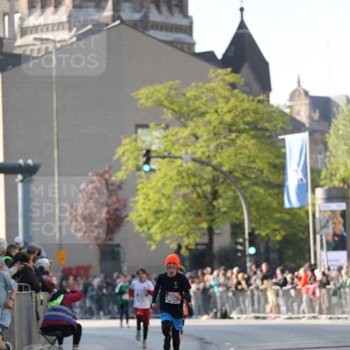27.04.2024 - Das Zehntel Fuchs,  Jonas http://msf.ph/oto/6100585 27.04.2024 08:48:09 Ziel 1645, 1712, 2181, 2327, 2329, 3154, 3437, 3683 meine-sportfotos.de