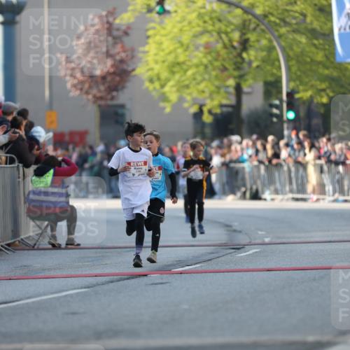 27.04.2024 - Das Zehntel Fuchs,  Jonas http://msf.ph/oto/6100672 27.04.2024 08:48:25 Ziel 1192, 1645, 2329, 2608, 2824, 2930, 3176, 3900 meine-sportfotos.de