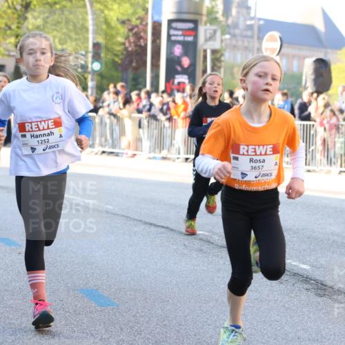 27.04.2024 - Das Zehntel Strokosch-Dieckow http://msf.ph/oto/6100728 27.04.2024 08:48:54 Laufen 1252, 1480, 2355, 2818, 3657, 3873 meine-sportfotos.de