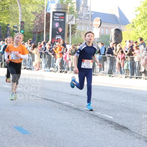 27.04.2024 - Das Zehntel Strokosch-Dieckow http://msf.ph/oto/6100752 27.04.2024 08:48:52 Laufen 1252, 1480, 2355, 2818, 3657, 3873, 3924 meine-sportfotos.de