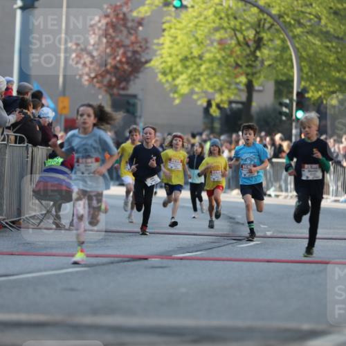 27.04.2024 - Das Zehntel Fuchs,  Jonas http://msf.ph/oto/6100779 27.04.2024 08:48:48 Ziel 1252, 1452, 2317, 2352, 2663, 2818, 2848, 3177, 3382, 3402, 3465, 3657, 3924 meine-sportfotos.de