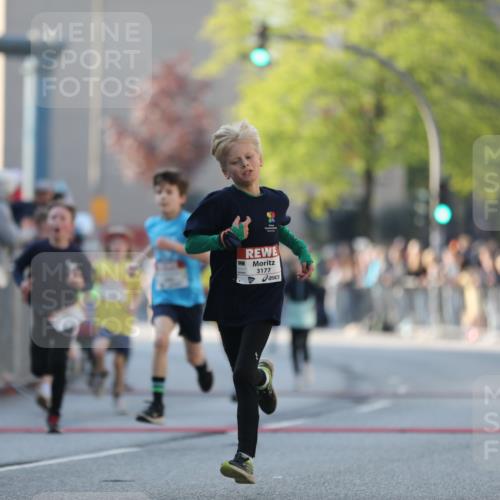 27.04.2024 - Das Zehntel Fuchs,  Jonas http://msf.ph/oto/6100792 27.04.2024 08:48:51 Ziel 1252, 2317, 2663, 2818, 2848, 3177, 3382, 3402, 3465, 3657, 3873, 3924 meine-sportfotos.de