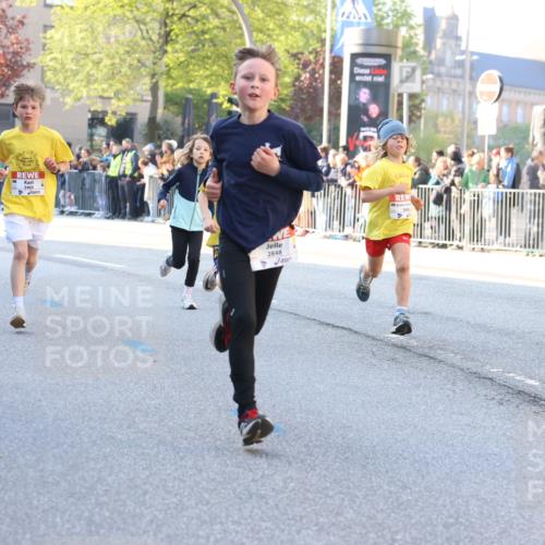 27.04.2024 - Das Zehntel Strokosch-Dieckow http://msf.ph/oto/6100804 27.04.2024 08:48:45 Laufen 1252, 2317, 2663, 2818, 2848, 3177, 3382, 3402, 3465, 3657, 3873, 3924 meine-sportfotos.de