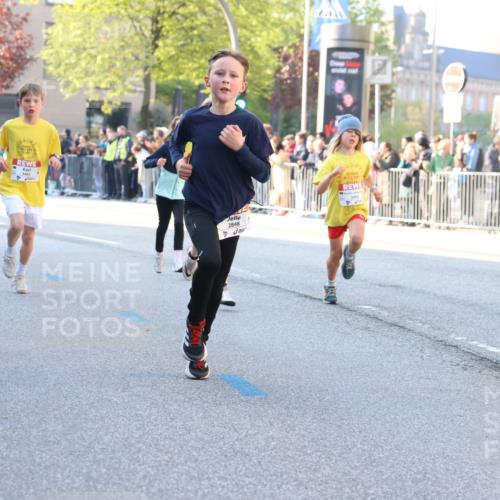 27.04.2024 - Das Zehntel Strokosch-Dieckow http://msf.ph/oto/6100879 27.04.2024 08:48:45 Laufen 1252, 2317, 2663, 2818, 2848, 3177, 3382, 3402, 3465, 3657, 3873, 3924 meine-sportfotos.de