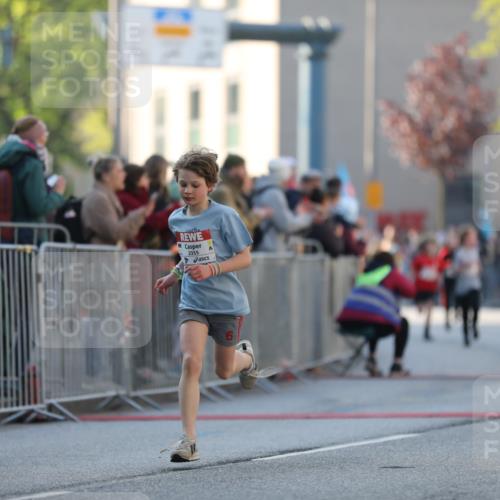 27.04.2024 - Das Zehntel Fuchs,  Jonas http://msf.ph/oto/6100897 27.04.2024 08:49:05 Ziel 1252, 1480, 1491, 1498, 2355, 2599, 2805, 2818, 3657, 3873 meine-sportfotos.de