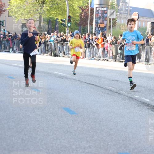 27.04.2024 - Das Zehntel Strokosch-Dieckow http://msf.ph/oto/6100907 27.04.2024 08:48:44 Laufen 1252, 2317, 2663, 2818, 2848, 3177, 3382, 3402, 3465, 3657, 3873, 3924 meine-sportfotos.de