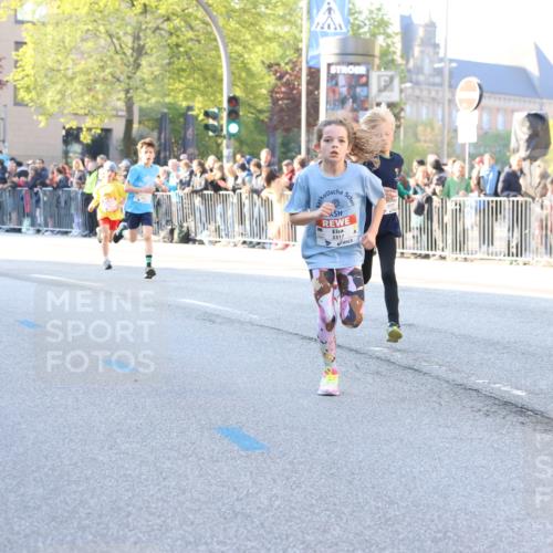27.04.2024 - Das Zehntel Strokosch-Dieckow http://msf.ph/oto/6100929 27.04.2024 08:48:42 Laufen 2317, 2663, 2818, 2848, 3177, 3382, 3402, 3465, 3924 meine-sportfotos.de