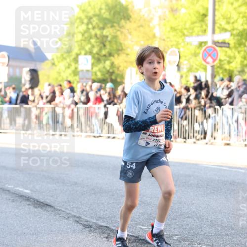 27.04.2024 - Das Zehntel Strokosch-Dieckow http://msf.ph/oto/6101000 27.04.2024 08:48:36 Laufen 1452, 2222, 2317, 2352, 2663, 2848, 3177, 3382, 3402, 3465 meine-sportfotos.de