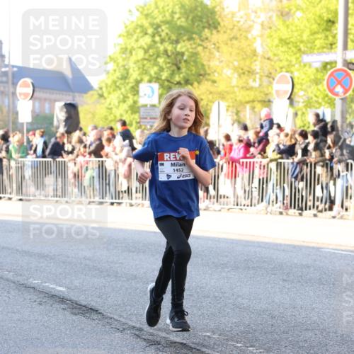 27.04.2024 - Das Zehntel Strokosch-Dieckow http://msf.ph/oto/6101023 27.04.2024 08:48:34 Laufen 1452, 2222, 2317, 2352, 2663, 2848, 3177 meine-sportfotos.de