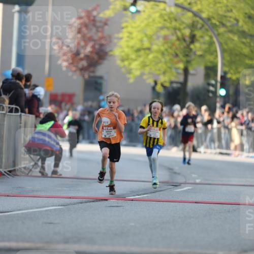 27.04.2024 - Das Zehntel Fuchs,  Jonas http://msf.ph/oto/6101045 27.04.2024 08:49:27 Ziel 1326, 1935, 2264, 2839, 3169, 3173, 3238, 3241, 3443, 3619, 3703, 3783, 3784, 3819 meine-sportfotos.de