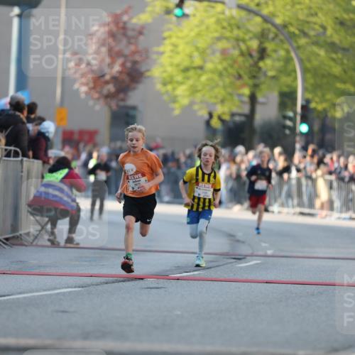 27.04.2024 - Das Zehntel Fuchs,  Jonas http://msf.ph/oto/6101046 27.04.2024 08:49:27 Ziel 1326, 1935, 2264, 2839, 3169, 3173, 3238, 3241, 3443, 3619, 3703, 3783, 3784, 3819 meine-sportfotos.de