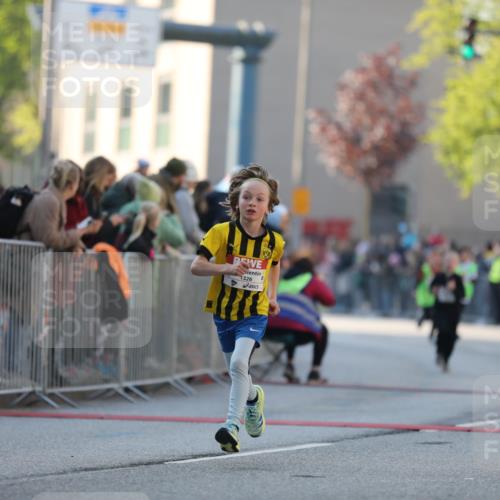 27.04.2024 - Das Zehntel Fuchs,  Jonas http://msf.ph/oto/6101061 27.04.2024 08:49:30 Ziel 1326, 1935, 2264, 3169, 3238, 3241, 3453, 3619, 3784, 3819 meine-sportfotos.de