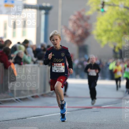 27.04.2024 - Das Zehntel Fuchs,  Jonas http://msf.ph/oto/6101116 27.04.2024 08:49:34 Ziel 1326, 1935, 3238, 3241, 3453, 3619, 3764, 3784, 3819 meine-sportfotos.de