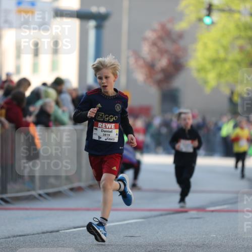 27.04.2024 - Das Zehntel Fuchs,  Jonas http://msf.ph/oto/6101118 27.04.2024 08:49:34 Ziel 1326, 1935, 3238, 3241, 3453, 3619, 3764, 3784, 3819 meine-sportfotos.de