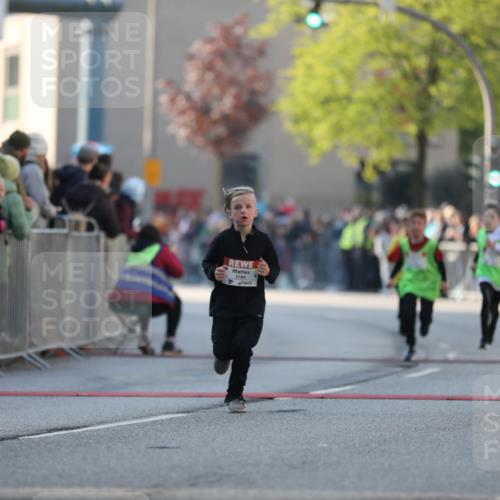 27.04.2024 - Das Zehntel Fuchs,  Jonas http://msf.ph/oto/6101132 27.04.2024 08:49:35 Ziel 1326, 3238, 3241, 3453, 3619, 3764, 3784, 3819 meine-sportfotos.de