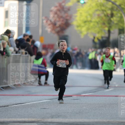 27.04.2024 - Das Zehntel Fuchs,  Jonas http://msf.ph/oto/6101137 27.04.2024 08:49:36 Ziel 1326, 3238, 3241, 3453, 3619, 3764, 3784, 3819 meine-sportfotos.de