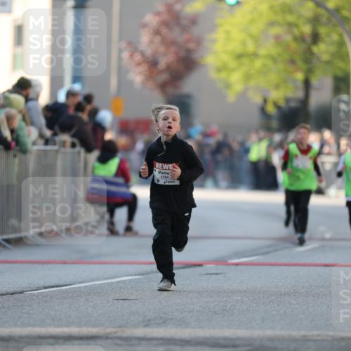 27.04.2024 - Das Zehntel Fuchs,  Jonas http://msf.ph/oto/6101142 27.04.2024 08:49:36 Ziel 1326, 3238, 3241, 3453, 3619, 3764, 3784, 3819 meine-sportfotos.de