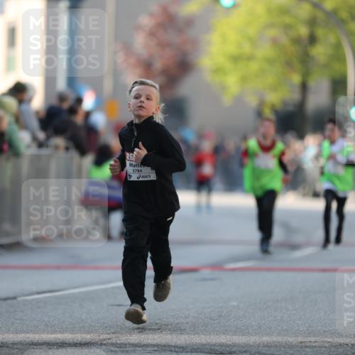 27.04.2024 - Das Zehntel Fuchs,  Jonas http://msf.ph/oto/6101163 27.04.2024 08:49:37 Ziel 1326, 3238, 3241, 3453, 3764, 3784, 3819 meine-sportfotos.de