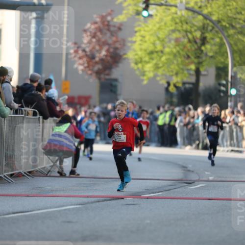 27.04.2024 - Das Zehntel Fuchs,  Jonas http://msf.ph/oto/6101200 27.04.2024 08:49:44 Ziel 2167, 3043, 3238, 3241, 3453, 3472, 3641, 3704, 3764, 3769, 3778, 3846 meine-sportfotos.de