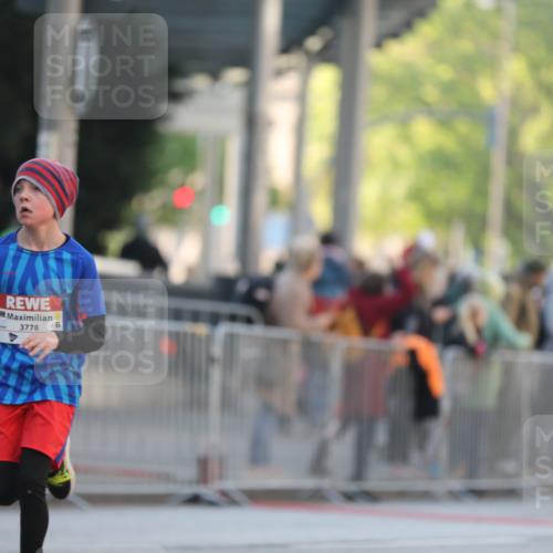 27.04.2024 - Das Zehntel Fuchs,  Jonas http://msf.ph/oto/6101225 27.04.2024 08:49:54 Ziel 1233, 1707, 2014, 2167, 2354, 2596, 2792, 3043, 3141, 3155, 3156, 3472, 3480, 3641, 3704, 3709, 3769, 3775, 3778, 3794, 3846 meine-sportfotos.de