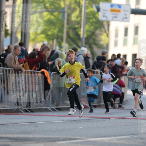 27.04.2024 - Das Zehntel Fuchs,  Jonas http://msf.ph/oto/6101229 27.04.2024 08:49:55 Ziel 1233, 1707, 2014, 2167, 2354, 2596, 2792, 3043, 3141, 3155, 3156, 3472, 3480, 3641, 3704, 3709, 3769, 3775, 3778, 3794, 3846 meine-sportfotos.de